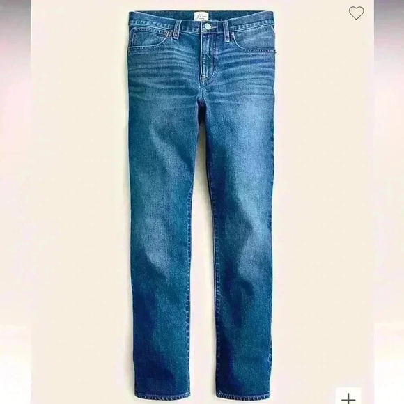 J. Crew Denim - J CREW Slim boyfriend jean in Ridgefield wash 29 Midrise.
straight baggy leg .
